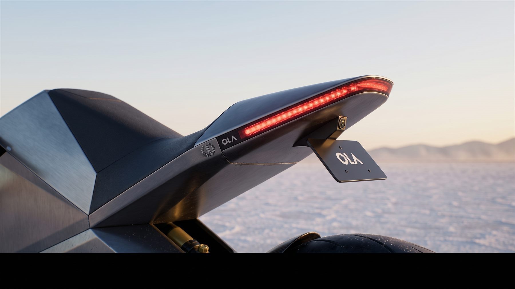 Tail and light bar